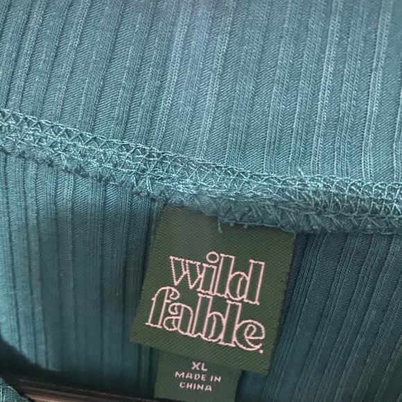 Crop shirt - Picture 2 of 2